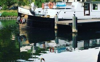 Clair de Lune, bike and barge