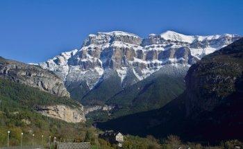 Viajes de Aventura | Amadablam Viajes Aventura | Viajes de senderismo y trekking