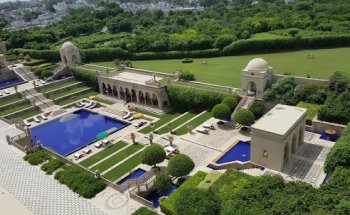 Delphine Glogowski Travel-Experts