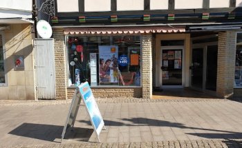 Heidi Alfar-Samadzada und Martina Efselmann van Ommen Reisebüro Weserbergland