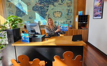 VISITEURS & UNIVAIRMER VOYAGES - ARLES