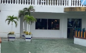 Viajes Éxito Fundadores