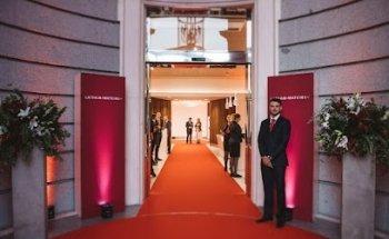 In Out Agència de Viatges