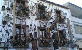 Viajes a Medida Red Lands and Whales