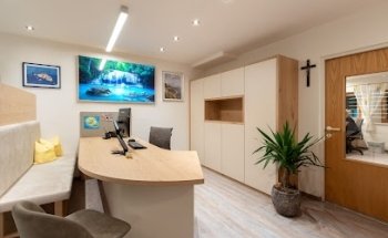 Alex Travel, Alexandra Zingerle