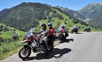 Voyages Moto by Caribou Travel