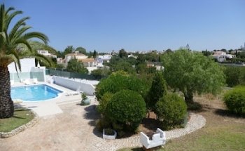 Prive Villa Alto do Paraiso met prive zwembad