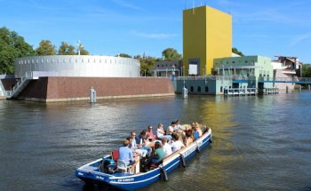 Boot Groningen - De Gezelligste rondvaartboot van Groningen