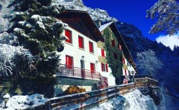 Stay On Track Travel