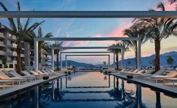 Designer Travel by Jo Hill