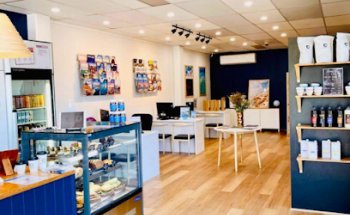 Barrow & Bear Travel + Coffee - Wavell Heights