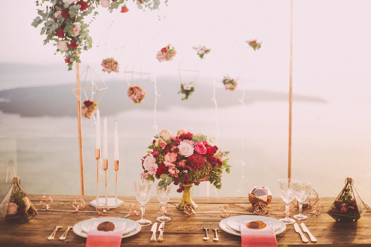 En esta fotografía, podemos ver una decoración floral